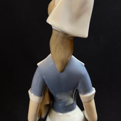 Lladro Porcelain Nurse 14" an admirable health worker