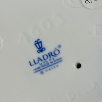 Lladro Porcelain Nurse 14" an admirable health worker