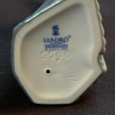 Lladro Prayerful Moment Nun Figurine 10"
