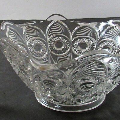 Vintage Pattern Glass Ruffled Bowl Bullseye and Fan 7"