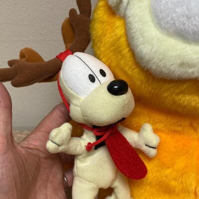 Limited Edition Garfield Plush Holiday Christmas Stuffed Animal