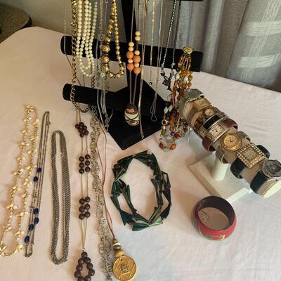 Women's Jewelry Lot #1