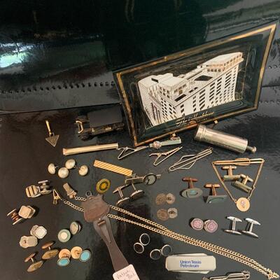 Men's Vintage Jewelry & Trinkets Lot
