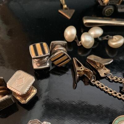 Men's Vintage Jewelry & Trinkets Lot