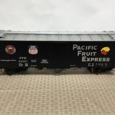 Union Pacific Fruit Express G scale 40 foot Refer Refrigerator Train car USA Trains