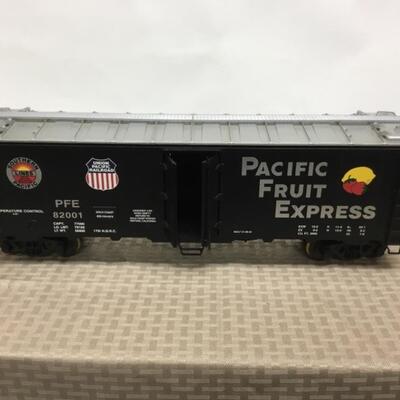 Union Pacific Fruit Express G scale 40 foot Refer Refrigerator Train car USA Trains