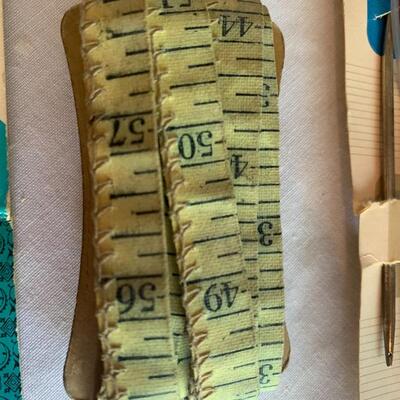 Lot of Specialty knitting, tatting and crochet needles +++