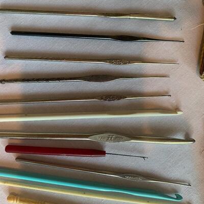 Lot of Specialty knitting, tatting and crochet needles +++