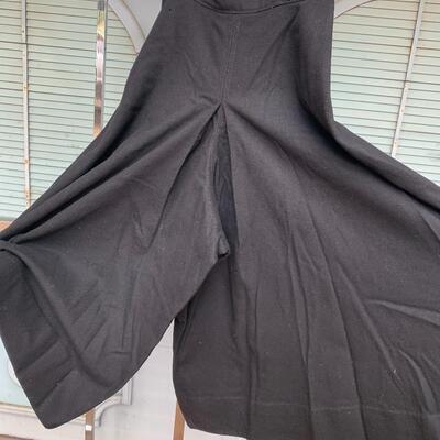 Vintage Women's size 4-6 Wool Goucho Pant Skirt