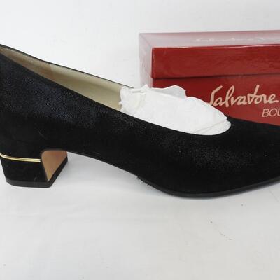 2 pairs Women's Shoes Size 8: Ferragamo Black, Andrew Geller Navy - New