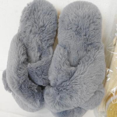 2 pc Self Care: Gray Slippers size Large, Scrubber & Loofah - New