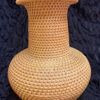 Fabulous 20th Century Hand-Woven Native American Basket - Excellent Condition!