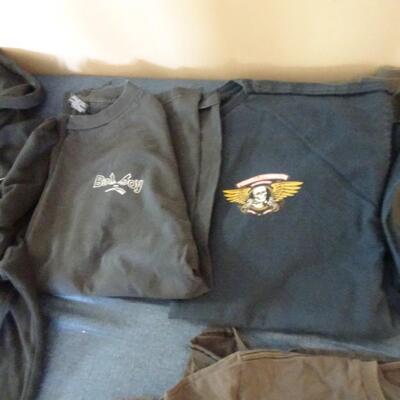LOT 809 TWO VINTAGE SKATER T SHIRTS TWO JACKETS