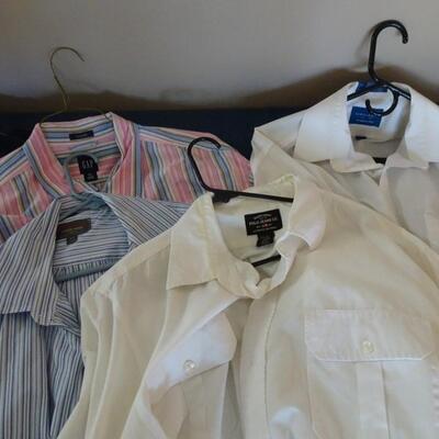 LOT 811. COLLECTION OF MENS SHIRTS