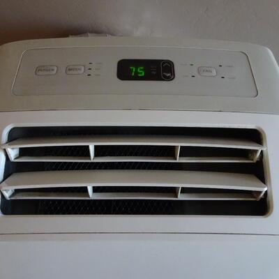 LOT 822. LG PORTABLE AIR CONDITIONING UNIT