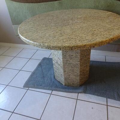 LOT 838. ROUND MARBLE DINING TABLE