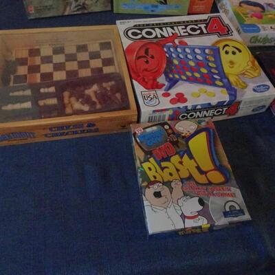 LOT 865. COLLECTION OF GAMES