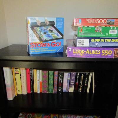 LOT 104  VARIETY OF BOOKS & JIGSAW PUZZLES