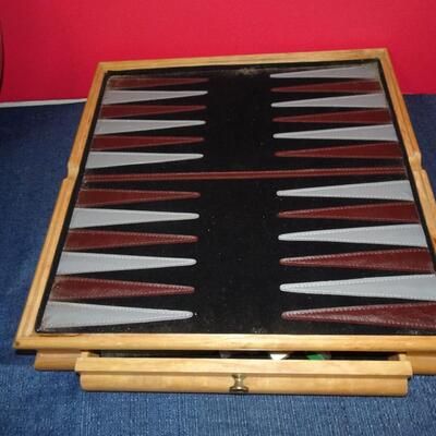 LOT 869. DART BOARD AND CHESS/GAMES SET