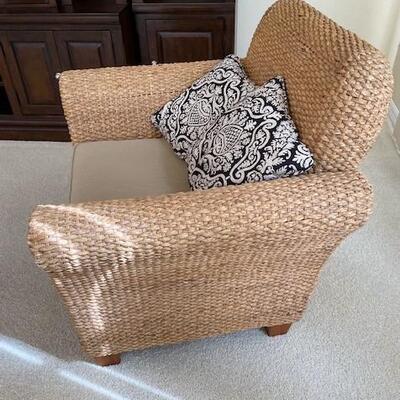 LOT#1LR: Seagrass Chair