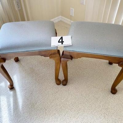LOT#4LR: Believed to be a Pair of Ethan Allen Stools
