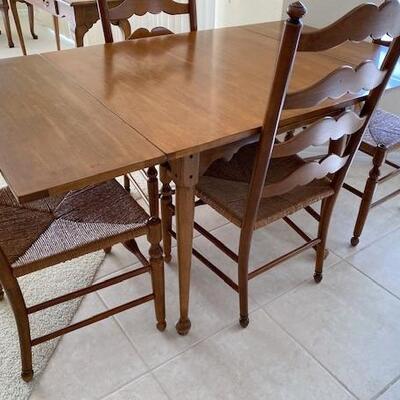 LOT#7LR: Ethan Allen Kitchen Table with Ladderback Chairs