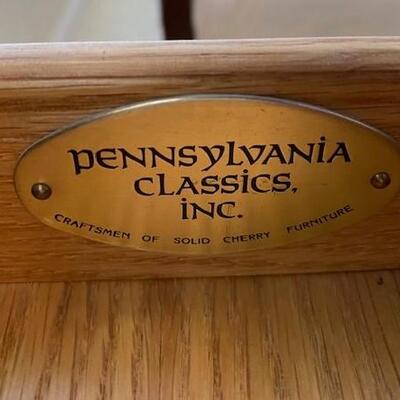 LOT#21DR: Pennsylvania Classics Hall Table & Mirror