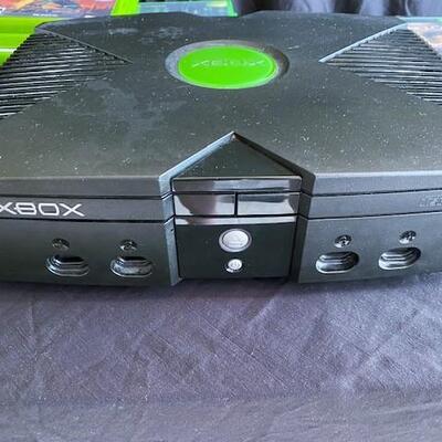LOT#26B1: Original Xbox Console & Games Lot