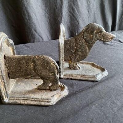 LOT#30B1: Cast Dachshund Bookends