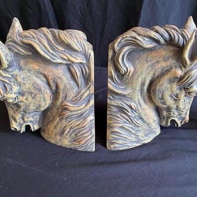 LOT#32B1: Pair of Bookends