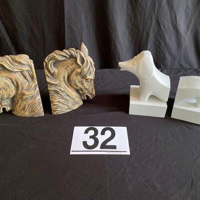 LOT#32B1: Pair of Bookends