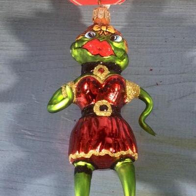Standing lady frog by Slavic treasures