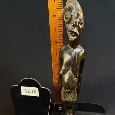Very unusual African Female Figure - Cubist almost