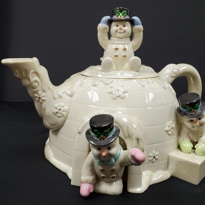 Lenox Snowman Teapot