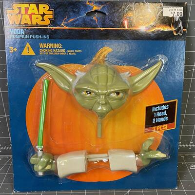 #11 Star Wars Yoda Decorating Kit for Pumpkin