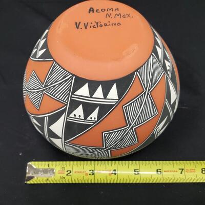 V Victorino ACOMA Pottery