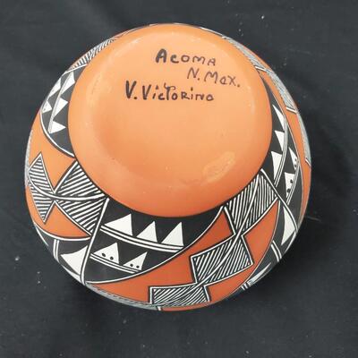 V Victorino ACOMA Pottery