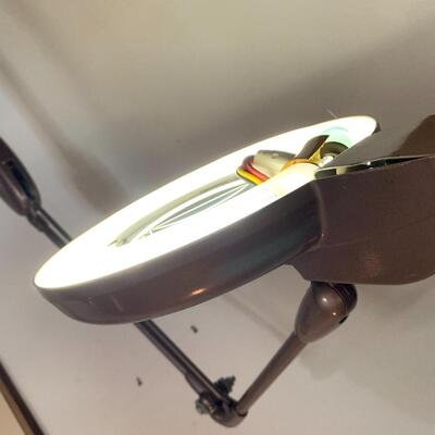 Magnifying Lamp