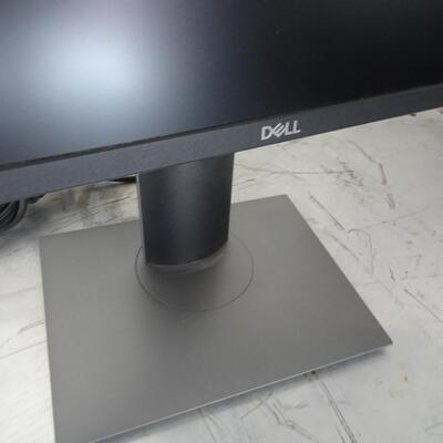 LOT 902. DELL MONITOR WITH INTERNET CAMERA