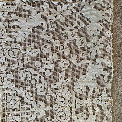 Vintage Tablecloths and Runners