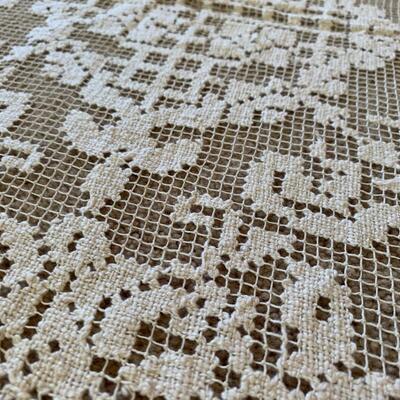 Vintage Tablecloths and Runners