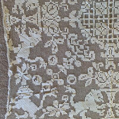 Vintage Tablecloths and Runners