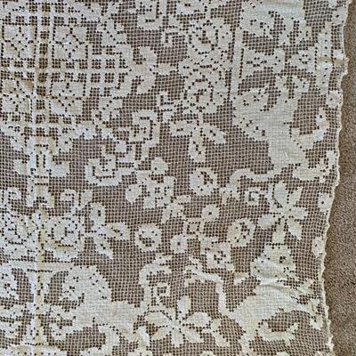 Vintage Tablecloths and Runners