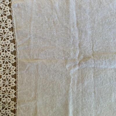 Vintage Tablecloths and Runners
