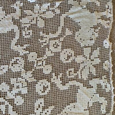 Vintage Tablecloths and Runners