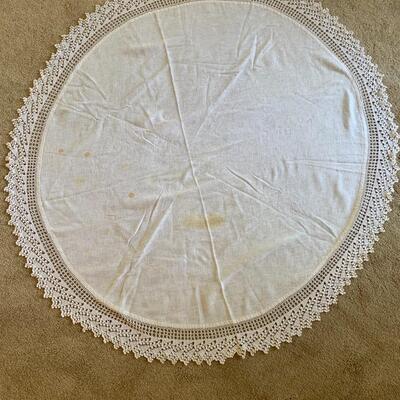 Vintage Tablecloths and Runners