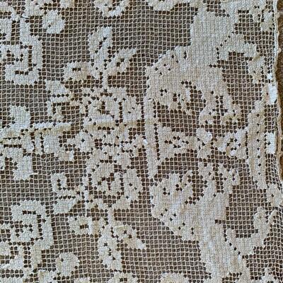 Vintage Tablecloths and Runners