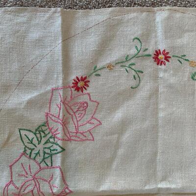 4 vintage tablecloths