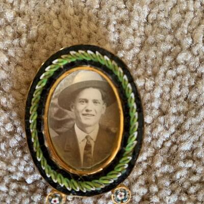 Vintage Picture Frame Ensemble