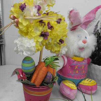 Animated Easter Rabbits, pictures, easter tree, etc